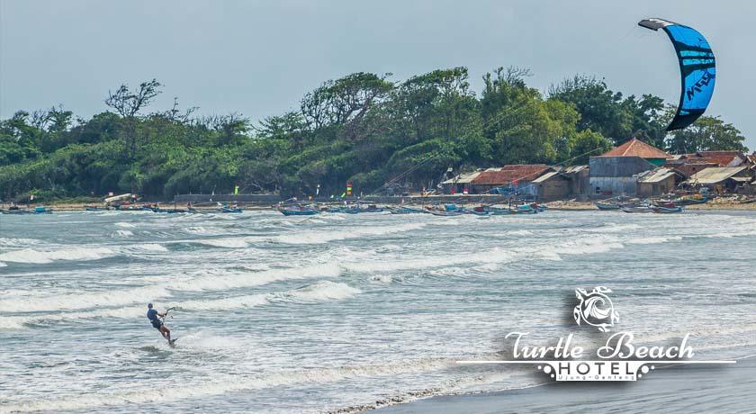 Turtle Beach Hotel Ujunggenteng ภายนอก รูปภาพ