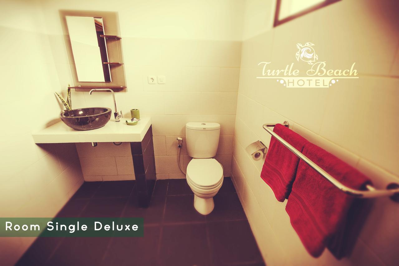 Turtle Beach Hotel Ujunggenteng ภายนอก รูปภาพ