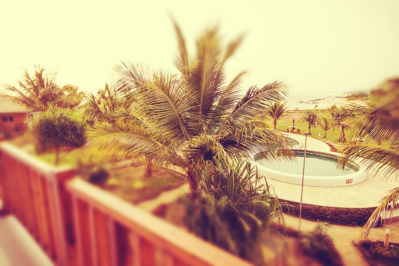 Turtle Beach Hotel Ujunggenteng ภายนอก รูปภาพ